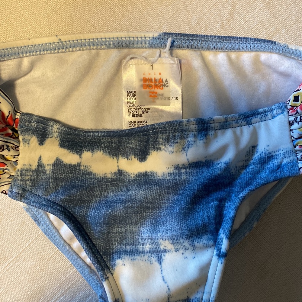 Billabong swim suit - Picture 2 of 3